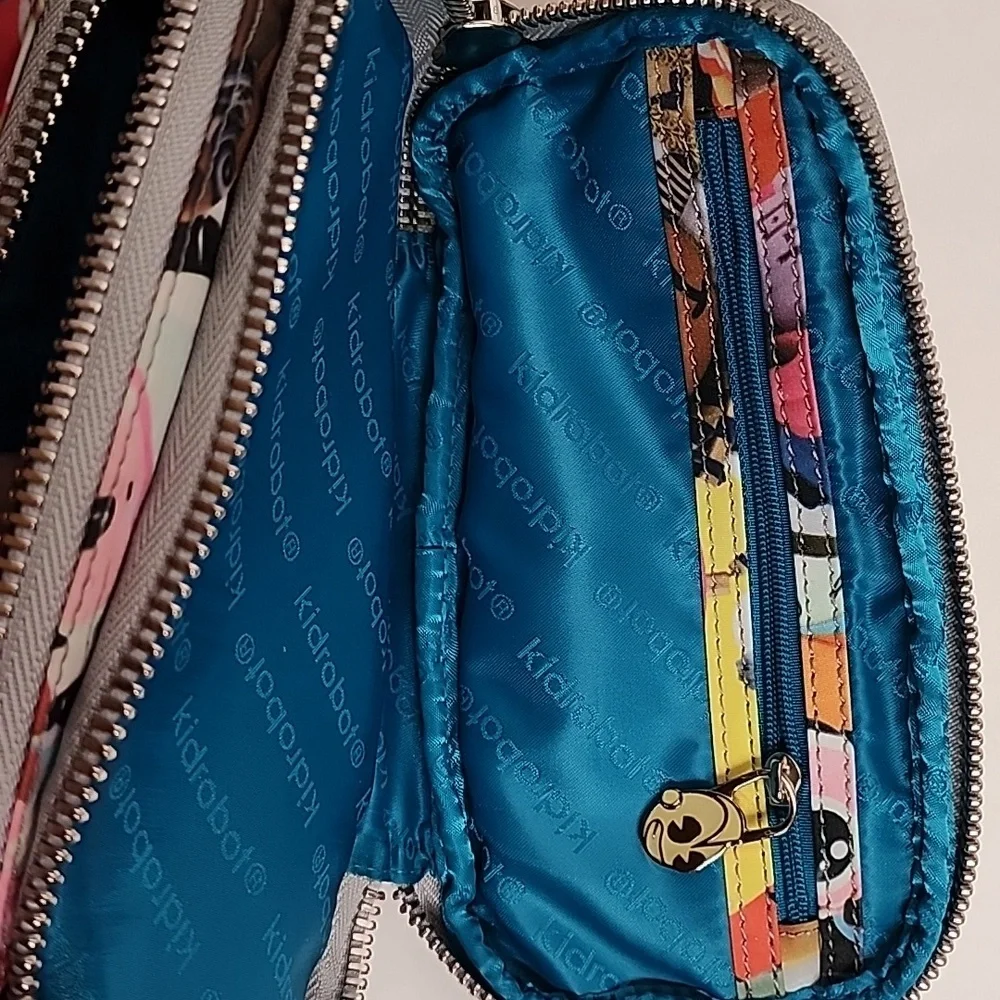 Kidrobot Vintage Rare Y2K Multicolor Pile Up Print Robot Amazing Zip Bag